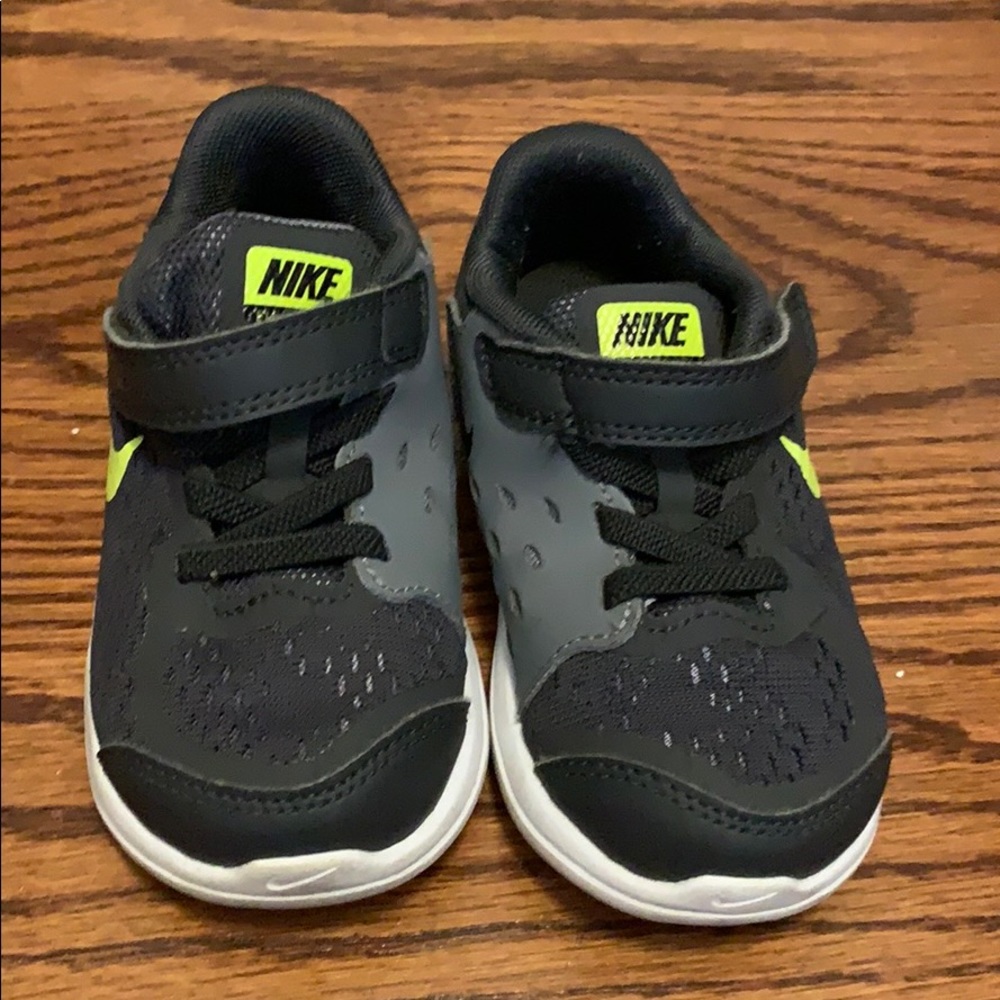 Nike Toddler sneakers size 7
